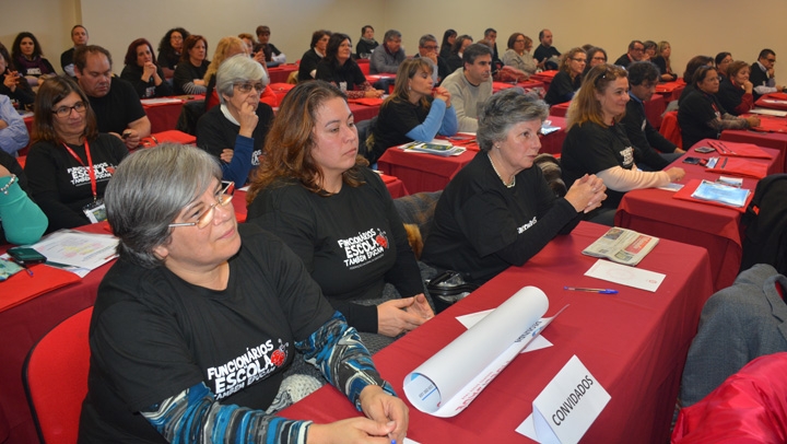 Dia Nacional do Trabalhador Não Docente. Os funcionários das escolas também educam!