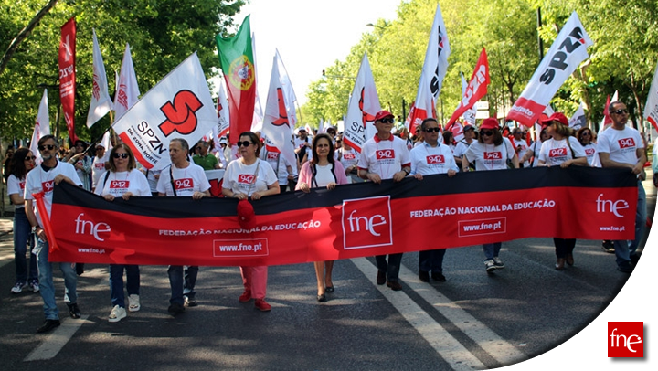 50 mil educadores e professores na rua para dizer Basta!