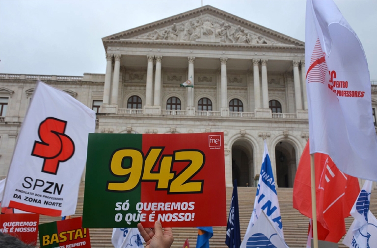 FNE em concentração no exterior da Assembleia da República a 16 de abril