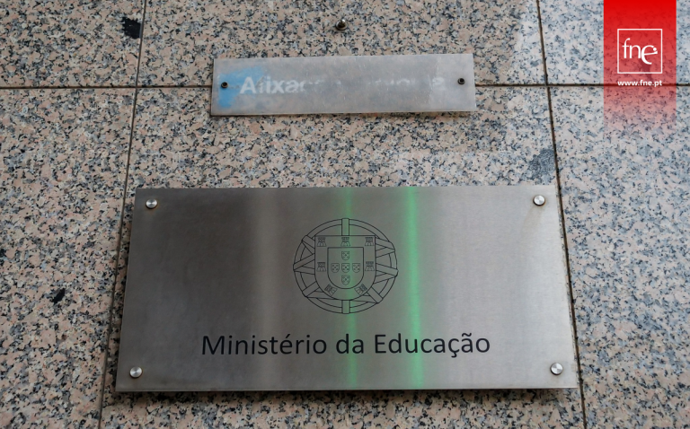 Ministério da Educação convoca sindicatos para reunião a 22 de março