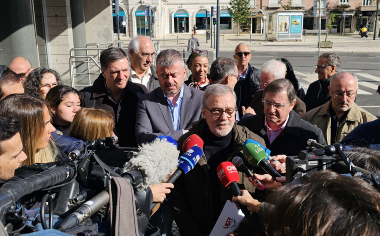 UGT entrega pré-aviso de greve (11 de dezembro)