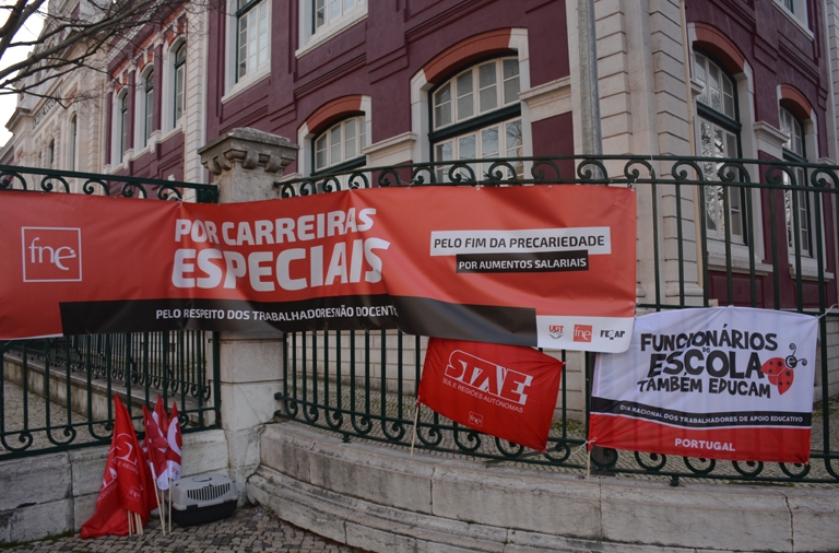 Greve da Administração Pública com enorme adesão na Educação