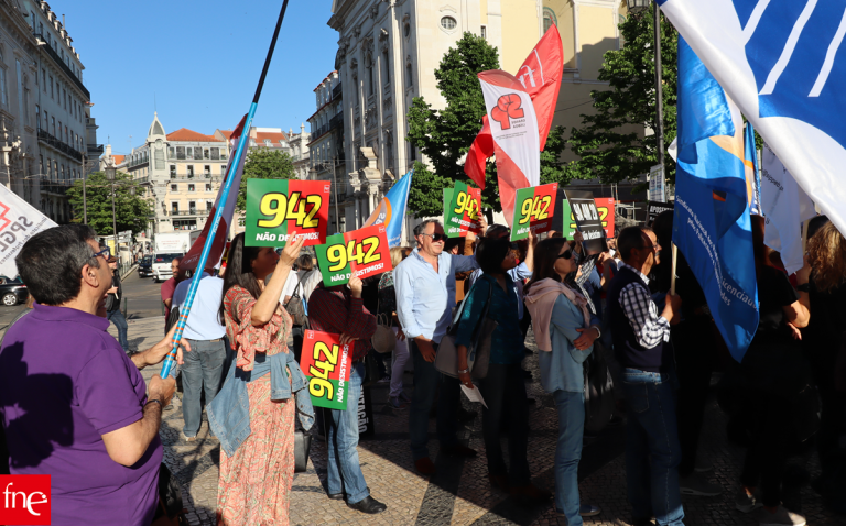 Professores na rua contra 